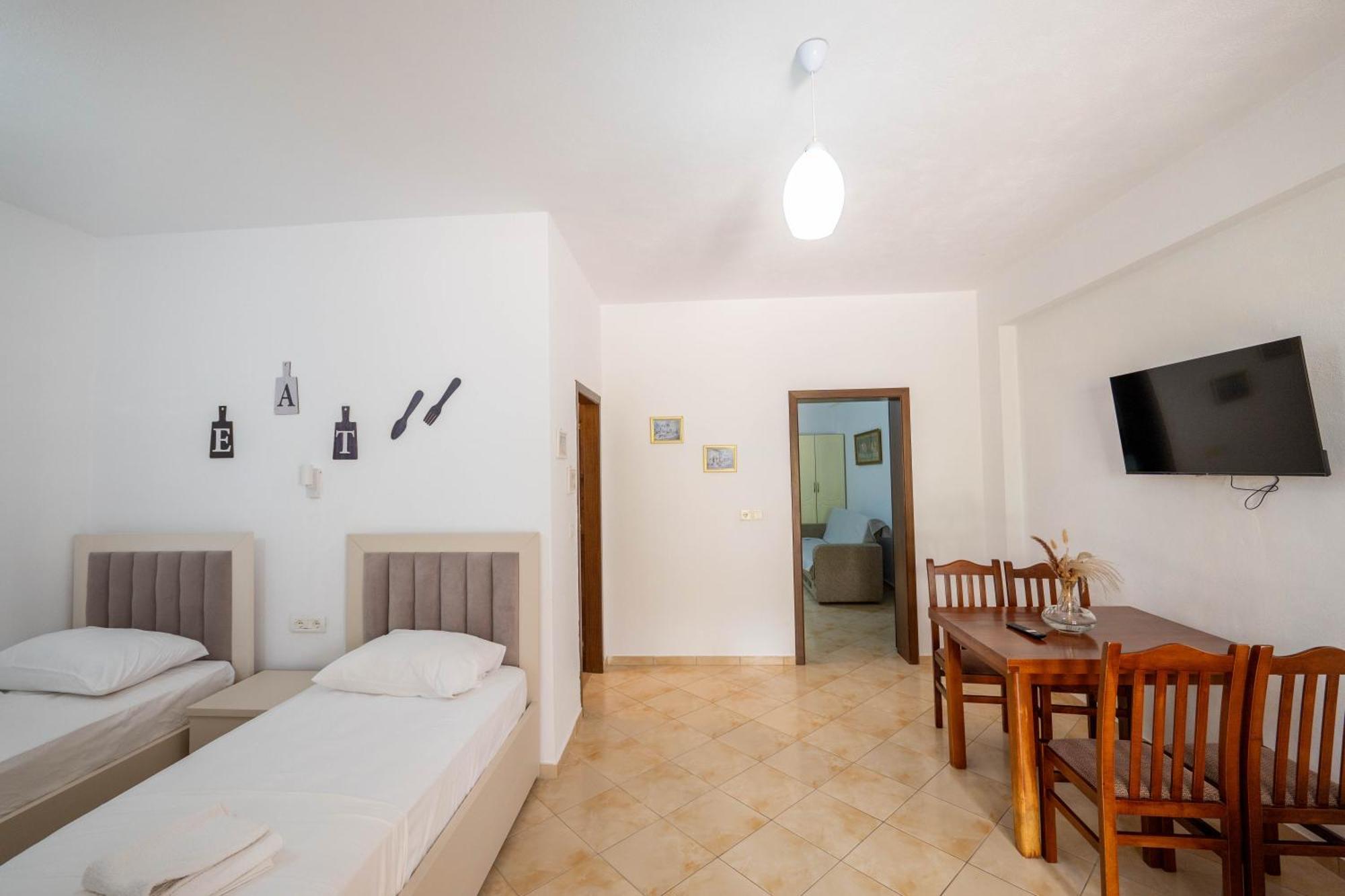 Cozy Apartments Downtown Ksamil Exterior photo