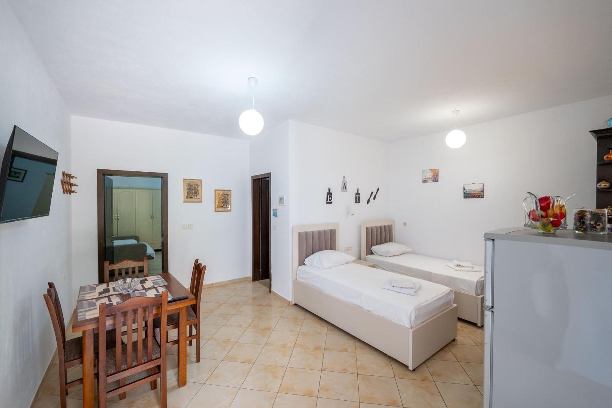Cozy Apartments Downtown Ksamil Exterior photo