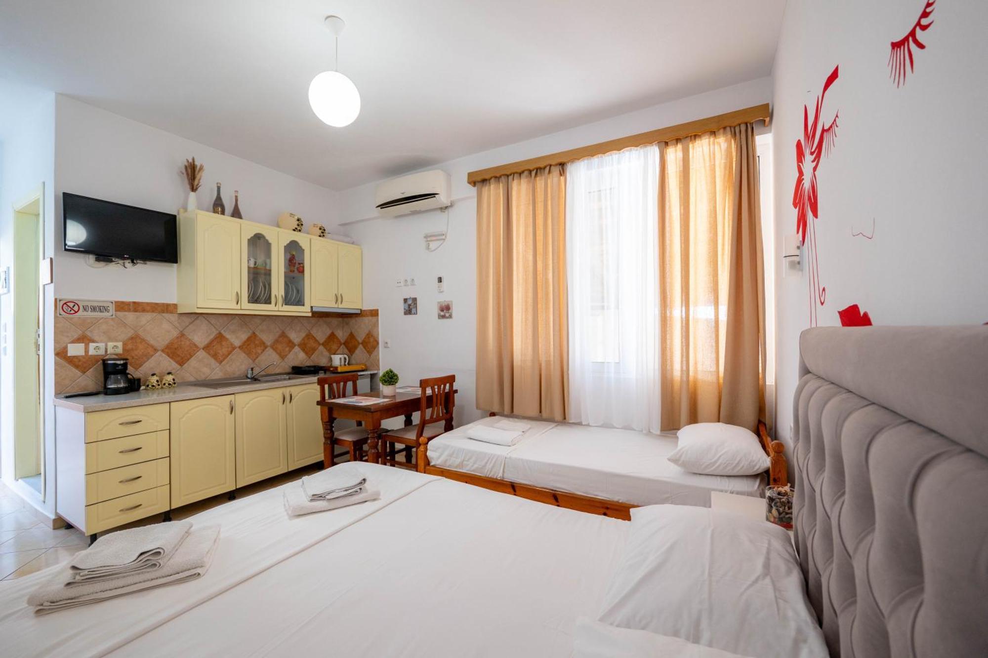 Cozy Apartments Downtown Ksamil Exterior photo