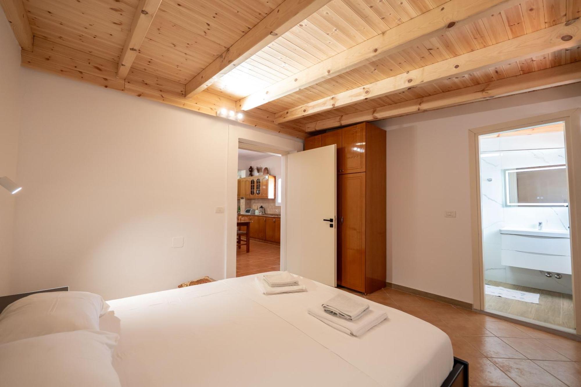 Cozy Apartments Downtown Ksamil Exterior photo