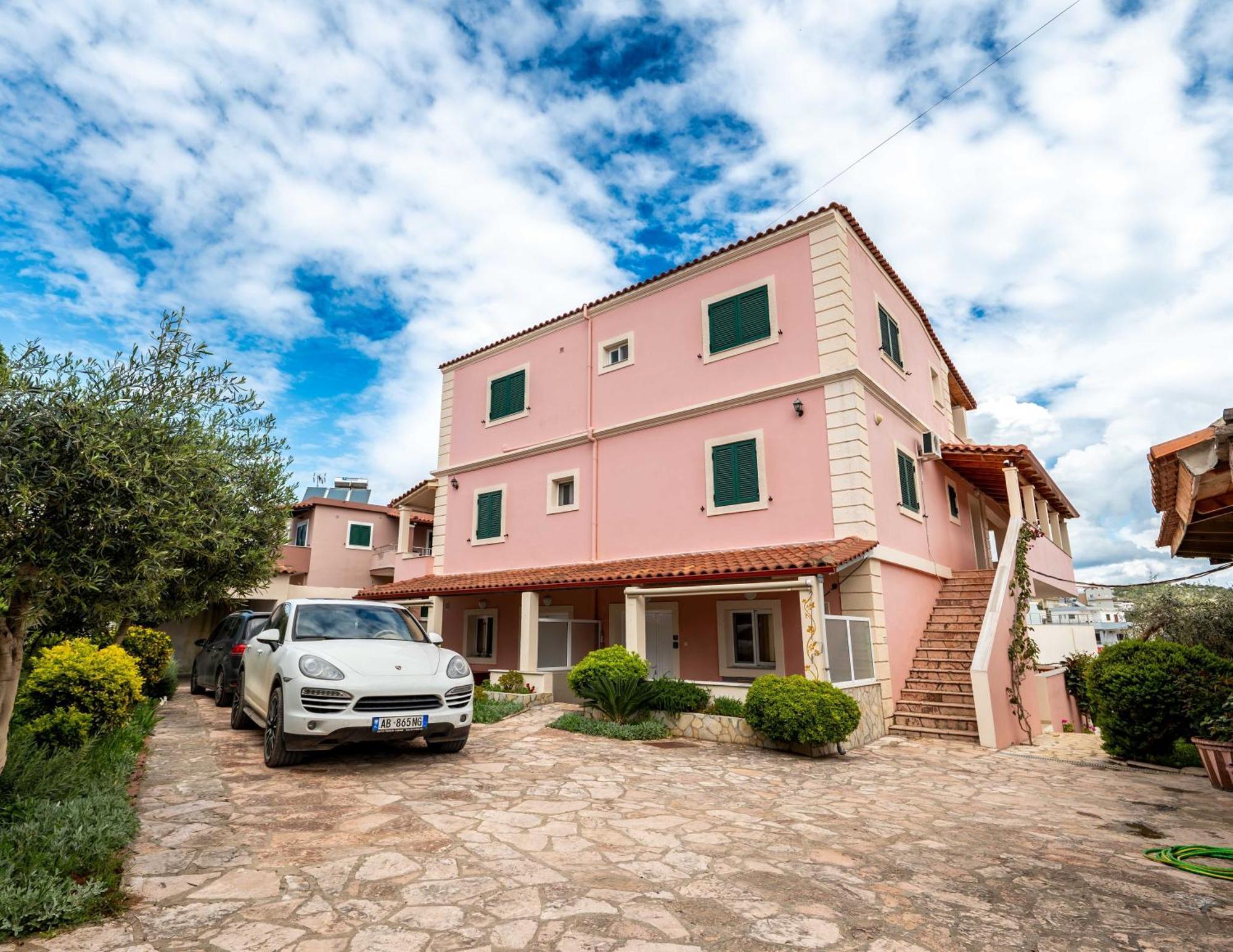 Cozy Apartments Downtown Ksamil Exterior photo